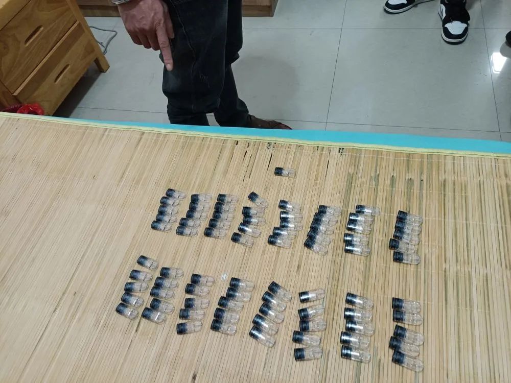 見到這種“上頭電子煙” ，立刻報警！