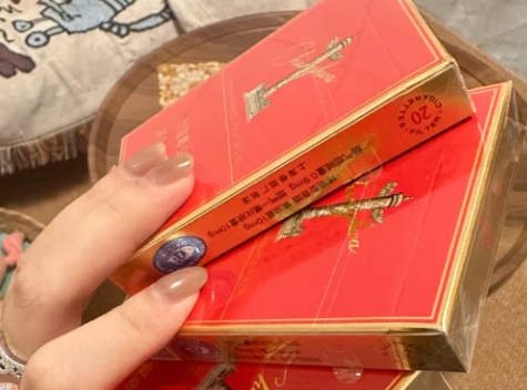 大正方盒中華煙一條多少錢？