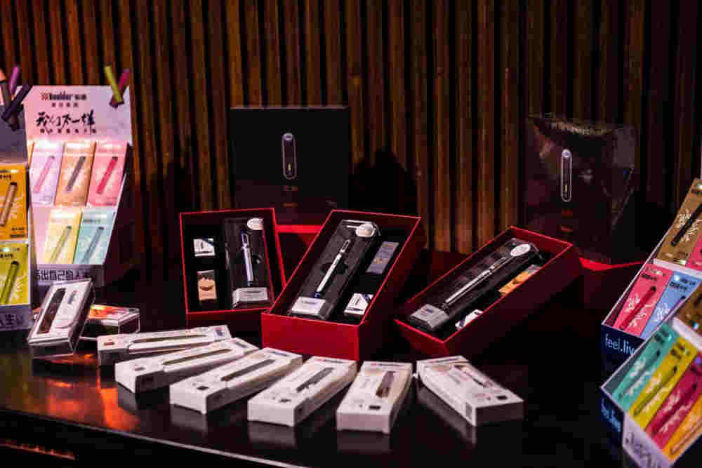 鉑德新bling首月線下銷售近6千萬，臺南菠蘿和薄荷煙草受追捧