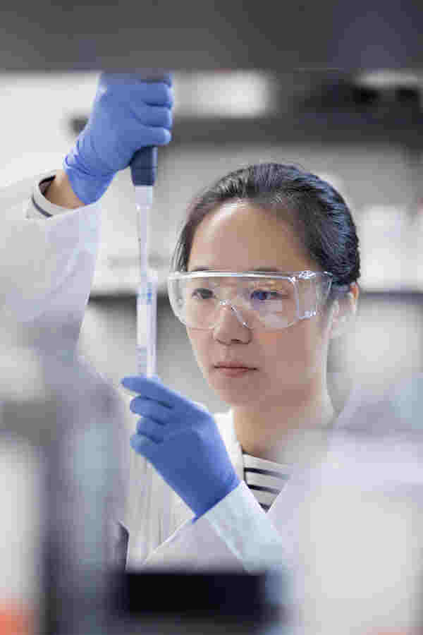 尼古丁鹽發明者邢晨悅：電子煙是煙也含尼古丁