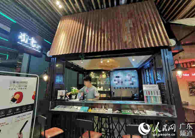 人民直擊：電子煙是“戒煙神器”嗎？