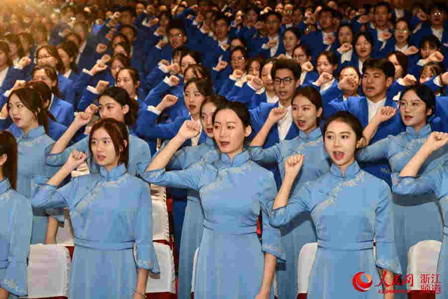 “小梧桐”個個都是形象好、氣質佳、綜合素質高的優秀志愿者。