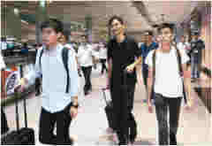 快訊：涉嫌違反保釋條件，黃之鋒在香港機場被拘捕