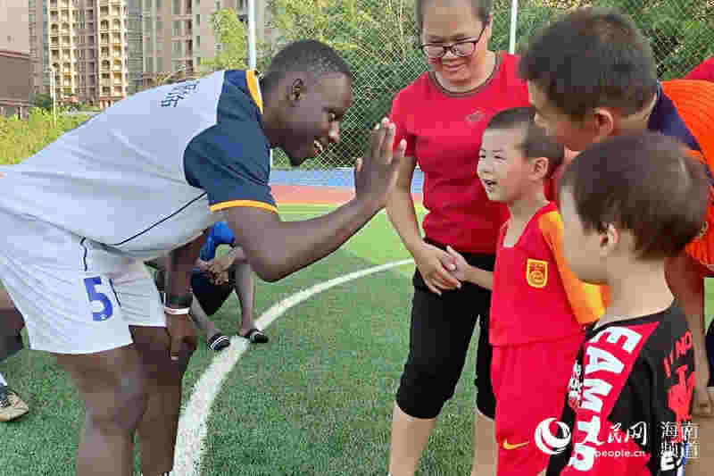 孤獨不孤單“星星的孩子”在海南有愛陪伴