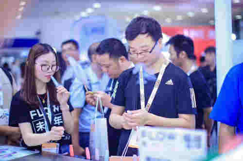 FLOW福祿電子煙亮相2019深圳電子煙展：跨越行業紅海，前行不懈創新不怠