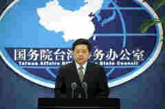 剛剛，國臺辦正告民進黨：收回伸向香港的黑手！