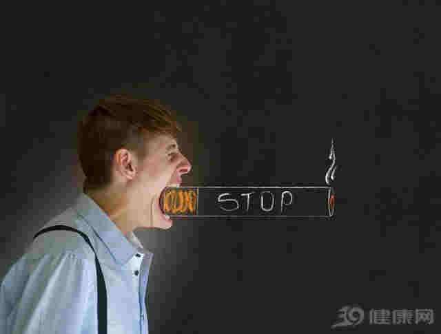 電子煙有助戒煙，還不傷肺？它有4個危害，很多人后知后覺 