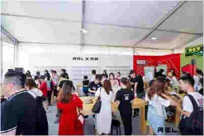 從植入到消失：監管重錘下，電子煙復刻P2P計劃胎死腹中 