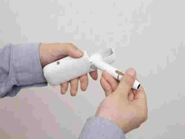 文具店銷售20元一根的電子煙給學生，家長怒斥：我家孩子上癮了 