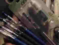 河南一學校門口文具店售賣電子煙，外形酷似文具！工商局：已開展調查