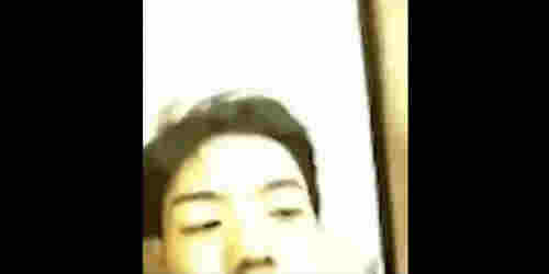 抽起電子煙，丁真人設翻車？經紀公司：出于好奇嘗試了下，電子煙不是煙 