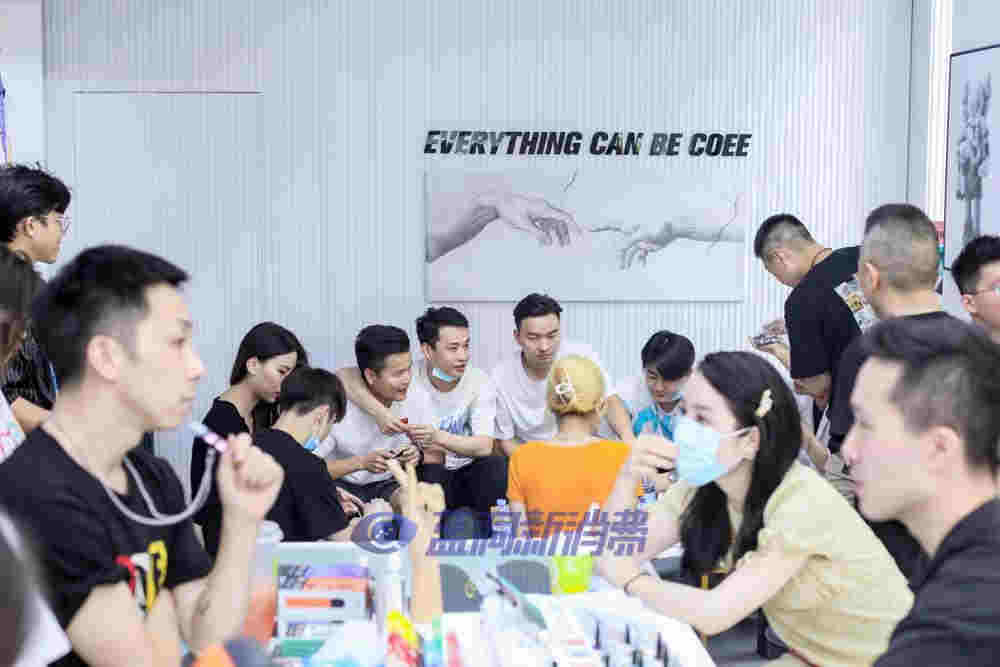 COEE可逸發布入門級產品樂享套裝：一桿一彈39，適用全系列2.4ml煙彈 