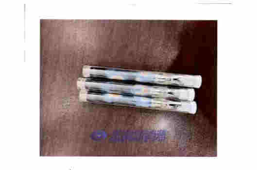 從女技師手上花400買的電子煙，抽還是不抽？ 