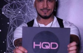 綠蘿電子霧化器是什么？綠蘿電子煙充滿電是什么顏色